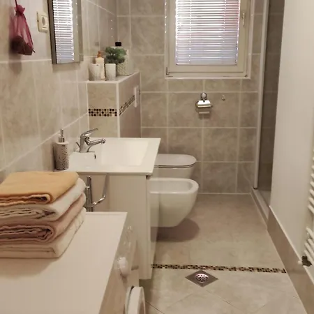 Tomisic Apartment *